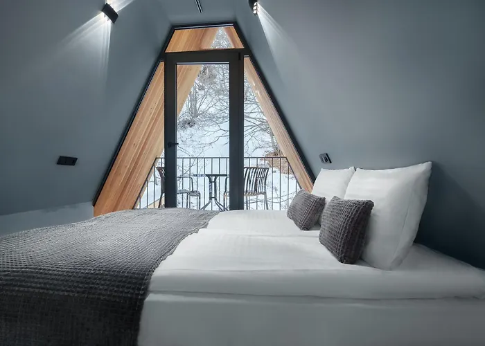 Ari Home Aghveran